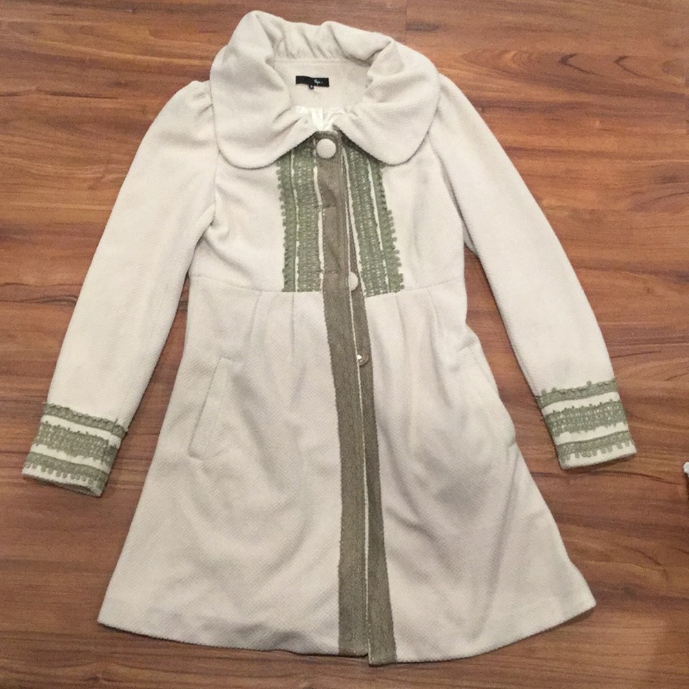 Feminine women’s winter dress coat
